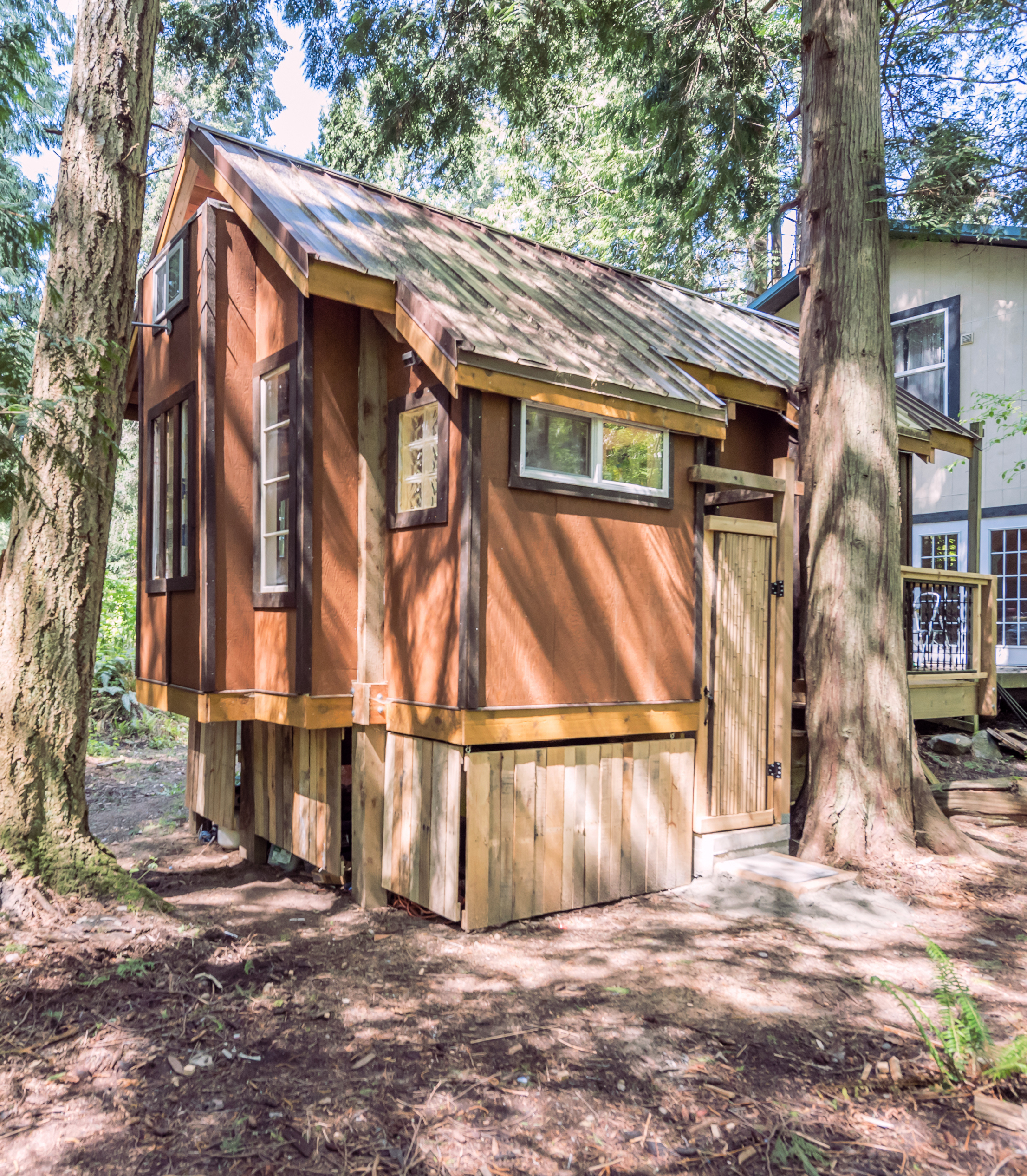 In the Treehouse cottage you will be hovering over the enchanted forest ...